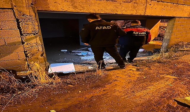 Sağanak sele neden oldu, 8 evi su bastı