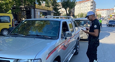 4 bin 808 kişi sorgulandı. 100 araç trafikten men edildi