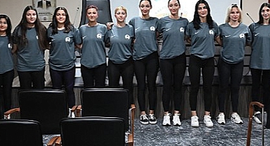 Hentbolun Altın Kızları Yarın Yeni Sezonun İlk Maçına Çıkıyor