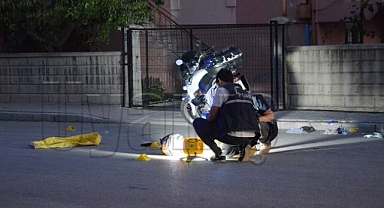 Karaman'da Cadde Ortasında Silahla Çatıştılar: 1'i Ağır 2 Yaralı