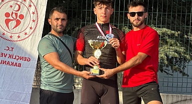 Mustafa Kemal Gündoğdu’dan yol yarışlarında gümüş madalyanın sahibi oldu