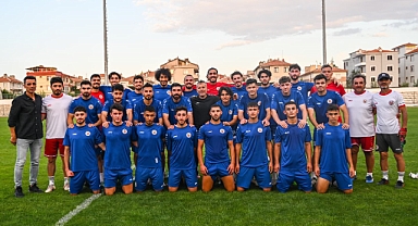 Rakip Menemen FK Hedef 3 Puan