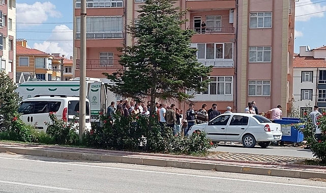 Yol kenarında erkek cesedi bulundu