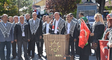 AK Parti İsrail'in Gazze'ye yönelik saldırılarını protesto etti