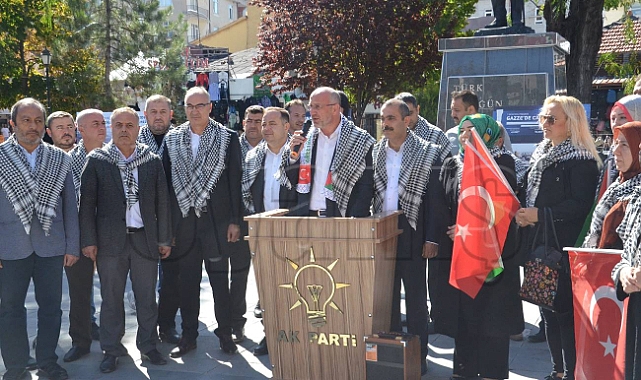 AK Parti İsrail'in Gazze'ye yönelik saldırılarını protesto etti