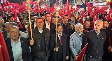Cumhuriyet coşkusu Karaman'ı sokağa döktü