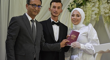 İl Müdürü Çalışkan, Şifa ve Mesut Yılmaz Çiftinin Mutlu Gününe Şahitlik Etti