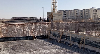 Karaman'da yüksekten düşen inşaat işçisi ağır yaralandı