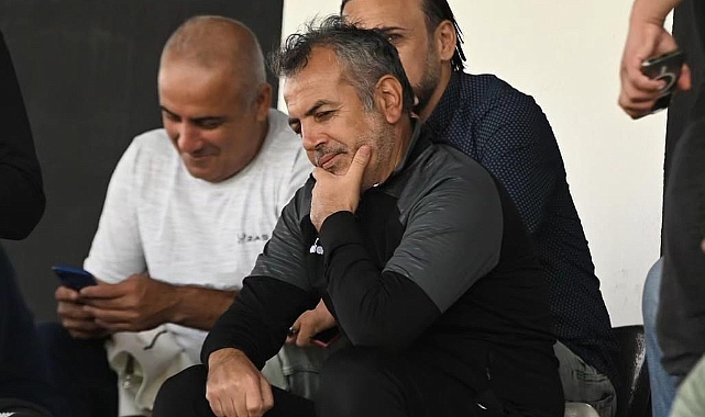 Karaman FK Teknik Direktörü Yıldırım tribünde