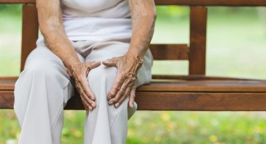 Kemik erimesi ileri yaşlarda ciddi sağlık sorunlarına yol açabiliyor