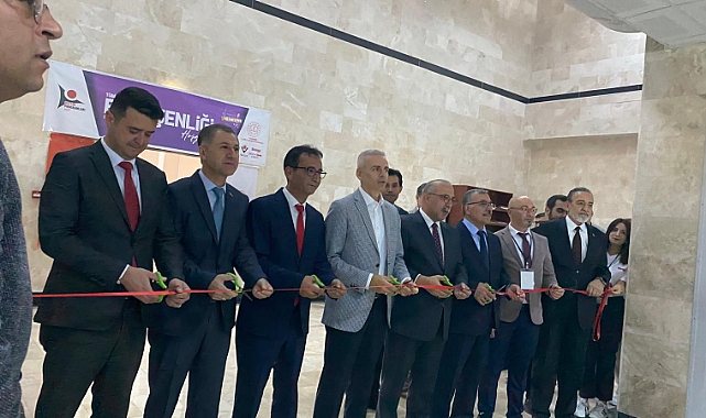 "Keşfetmenin Neşeli Yolculuğu" TÜBİTAK Bilim Şenliği açıldı