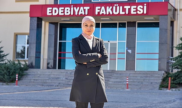 KMÜ öğrencisi Genç Çevirmen Adayları Yarışması'nda birinci oldu