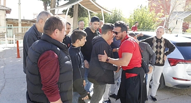 Milli Güreşçiye Özel Bireylerden Coşkulu Karşılama