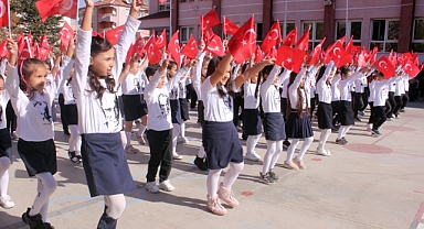 Okullarda Cumhuriyet coşkusu