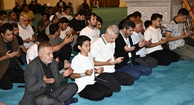 Şehitlerimiz ve mazlumlar için eller semaya yükseldi