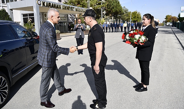 Vali Çiçekli İl Emniyet Müdürlüğünü Ziyaret Etti
