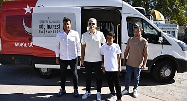 Vali Çiçekli Mobil Göç Noktasını ziyaret etti