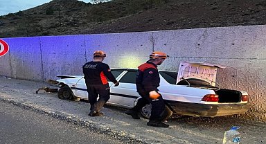 Yolcu otobüsü ile otomobilin çarpışması sonucu 5 kişi yaralandı