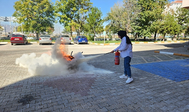 Yurtlarda yangın eğitimi ve tatbikatı gerçekleştirildi