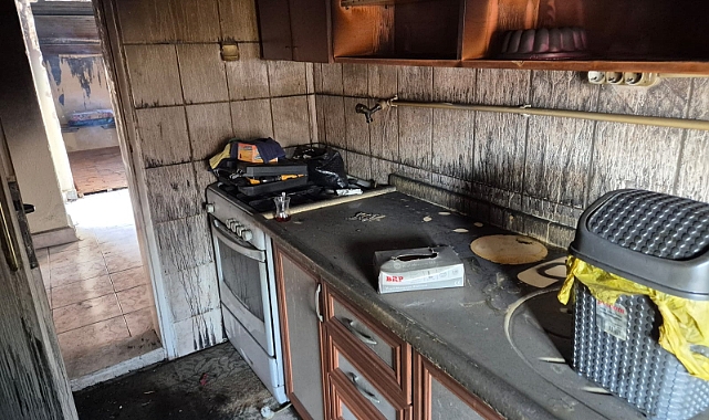 Apartmanın teras katında çıkan yangın söndürüldü