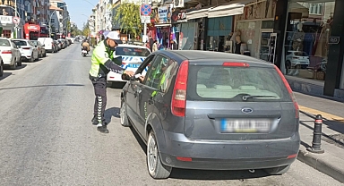 Emniyetin denetimlerinde 8 bin 105 şahıs sorgulandı. 12 şahıs tutuklandı
