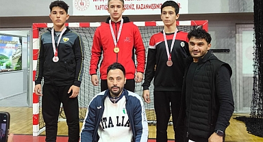 Güreşçiler Karaman’a Madalyalarla Döndü