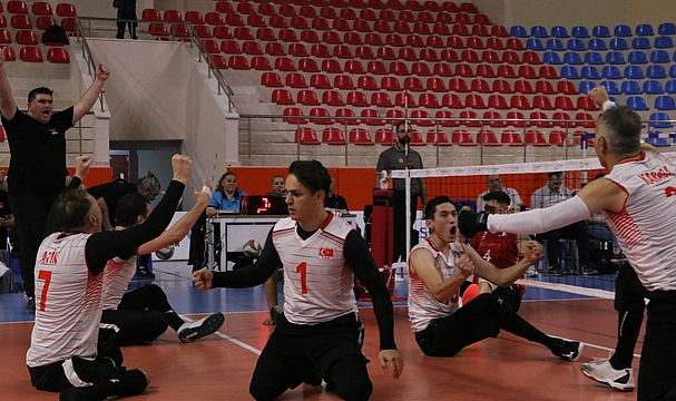 Karaman kampı uğurlu geldi, Oturarak Voleybol Erkek Milli Takımı şampiyon oldu