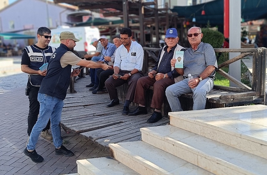 Karaman'da polis, dolandırıcılık olaylarına karşı vatandaşları uyardı