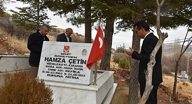 Karamanlı Şehit Öğretmenler Mezarı Başında Dualarla Anıldı