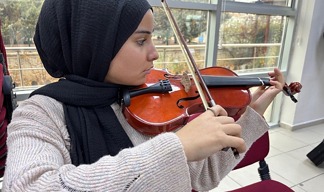 Keman eğitimleri gençlerden yoğun ilgi görüyor