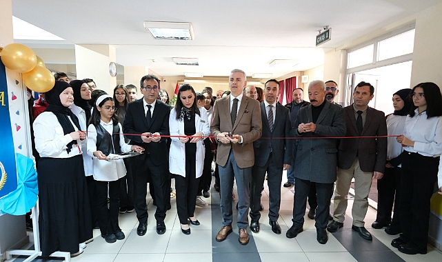 Maarif-i Kimya Sergisinin açılışını Vali Çiçekli yaptı