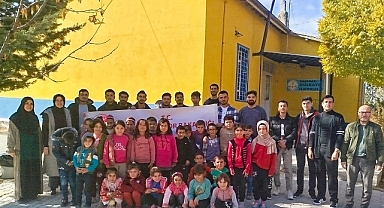 Piri Reis Erkek Yurdu Gönüllüleri, 'Hayata Renk Kat' Projesiyle Gülkaya Köyü'nde