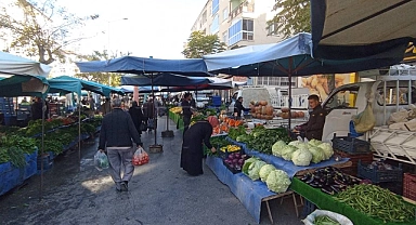 Semt pazarında salatalık yükselişe geçti: 60 TL