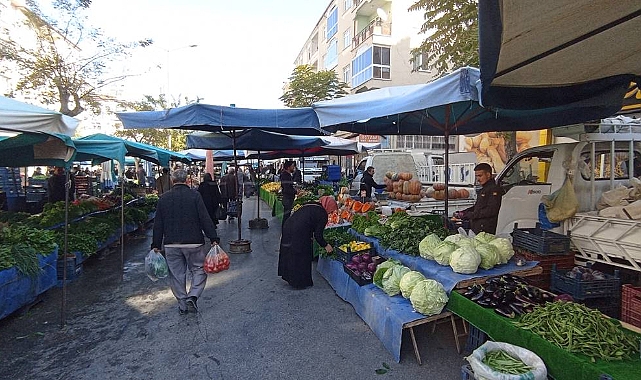 Semt pazarında salatalık yükselişe geçti: 60 TL