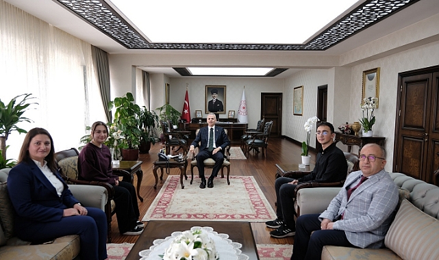 Vali Çiçekli: Her Çocuğun mutlu bir geleceğe sahip olma hakkı vardır