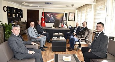 Vali Çiçekli, İl Sağlık Müdürlüğü’nü ziyaret etti