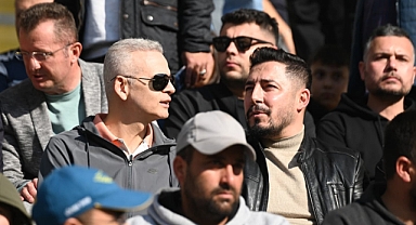 Vali Çiçekli Karaman FK-Bucaspor maçını taraftarların arasında izledi