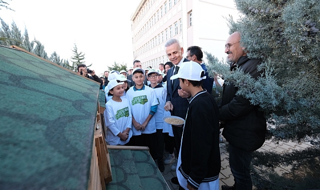Vali Çiçekli, Okuldaki Çiftlik Projesi Tanıtım Etkinliğine Katıldı