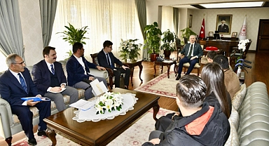 Vali Çiçekli vatandaşların sorunlarını dinledi