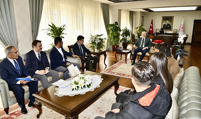 Vali Çiçekli vatandaşların sorunlarını dinledi