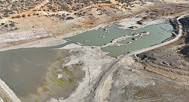 Yollarbaşı Göleti'nde kuraklığın etkisi görülüyor