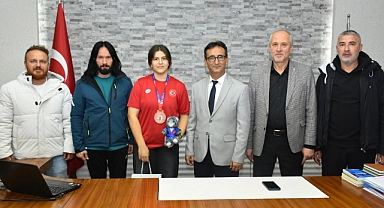 Ayşenur Keskin, Dünya Arenasında Tarih Yazdı