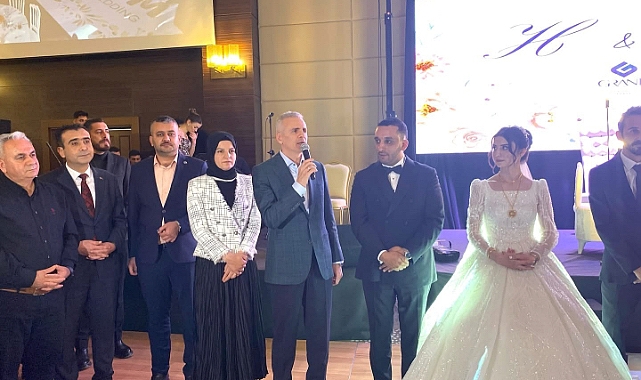 Çavaş ve Özçelik ailelerinin mutlu günü