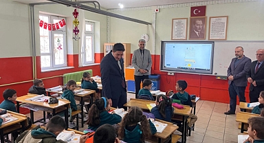 Dersteki öğrencilere Kaymakam sürprizi