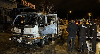 Karaman'da park halindeki çekici yandı