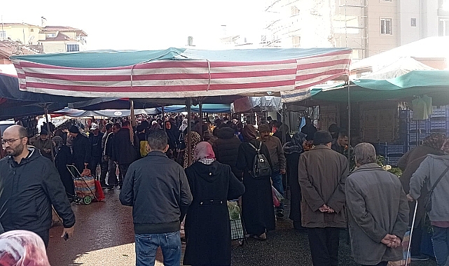 Karaman'da semt pazarında fiyatlar