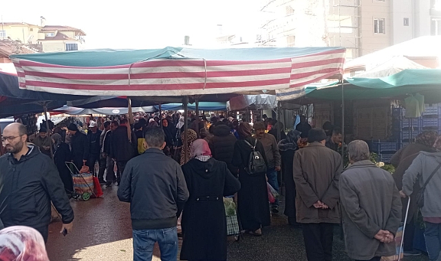 Karaman'da semt pazarında fiyatlar
