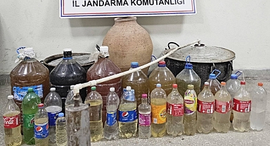 Karaman'da yılbaşı öncesi sahte içki operasyonu: yüzlerce litre yakalandı