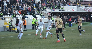 Karaman FK Evinde Van Spor'a 2-0 Mağlup Oldu