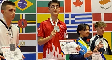 Karamanlı Mehmet Efe altın madalya kazanarak Balkan şampiyonu oldu